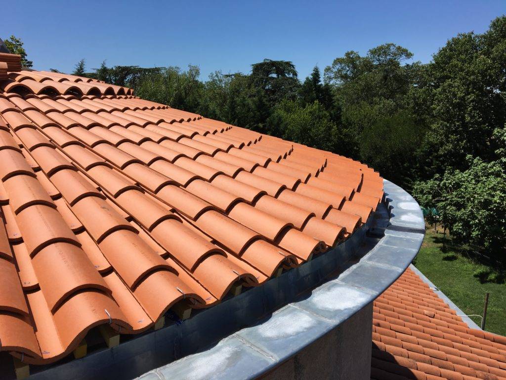 Travaux de zinguerie réalisé par EL Toiture pour une maison à Moulins