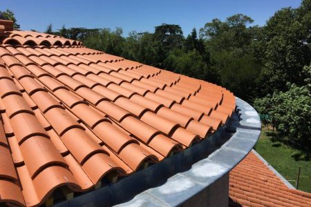 Travaux de zinguerie réalisé par EL Toiture pour une maison à Moulins